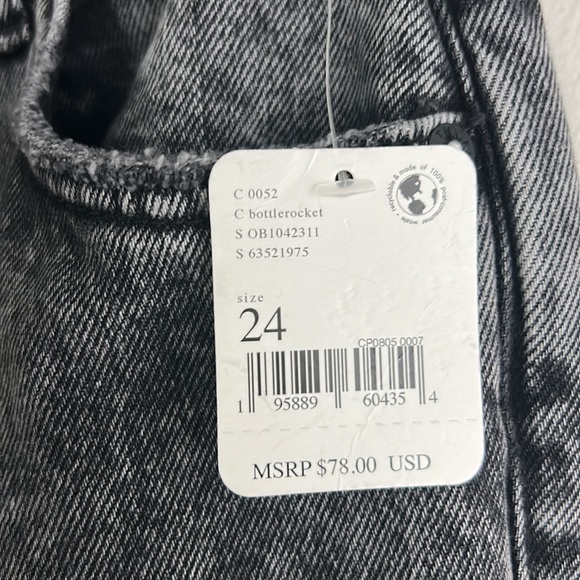 NWT Free People Maggie Mid Rise Destroyed Jeans Size 24 Bottlerocket - Picture 3 of 16